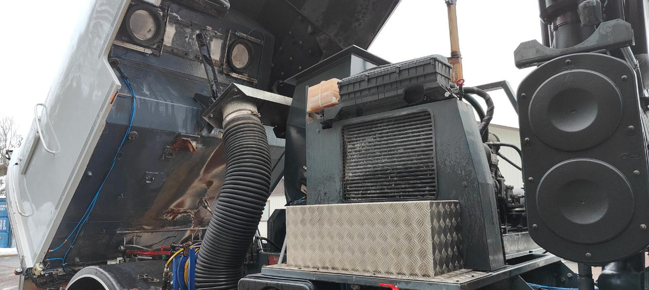 Σάρωθρο δρόμων Brock SL280/2K MB Axor 1829: φωτογραφία 6 Σάρωθρο δρόμων Brock SL280/2K MB Axor 1829: φωτογραφία 6