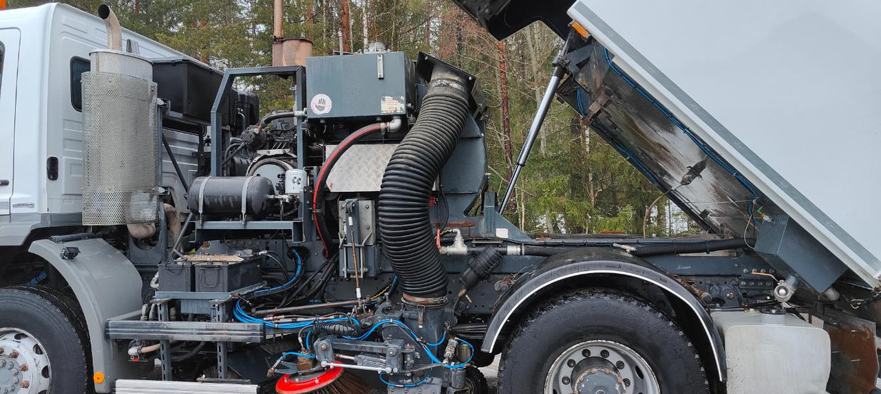 Σάρωθρο δρόμων Brock SL280/2K MB Axor 1829: φωτογραφία 7 Σάρωθρο δρόμων Brock SL280/2K MB Axor 1829: φωτογραφία 7