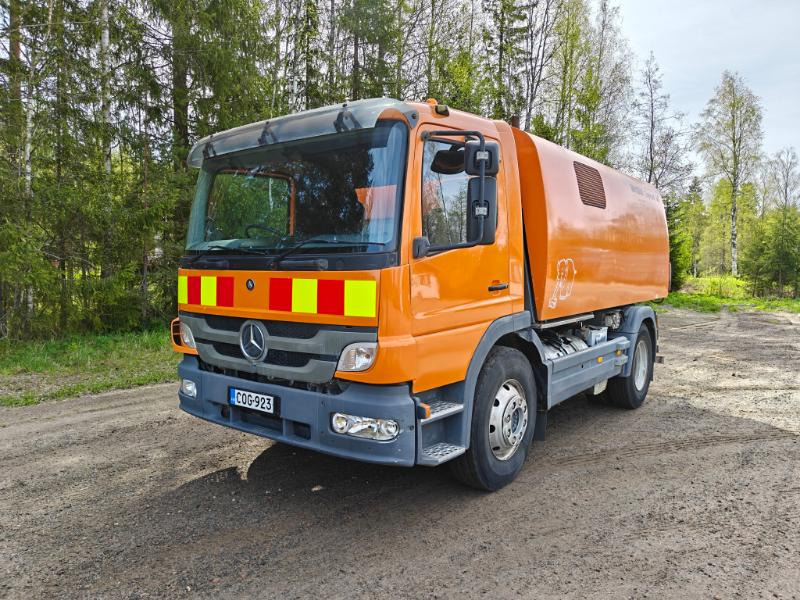 Bucher Cityfant 60 MB Atego - Σάρωθρο δρόμων: φωτογραφία 2 Bucher Cityfant 60 MB Atego - Σάρωθρο δρόμων: φωτογραφία 2