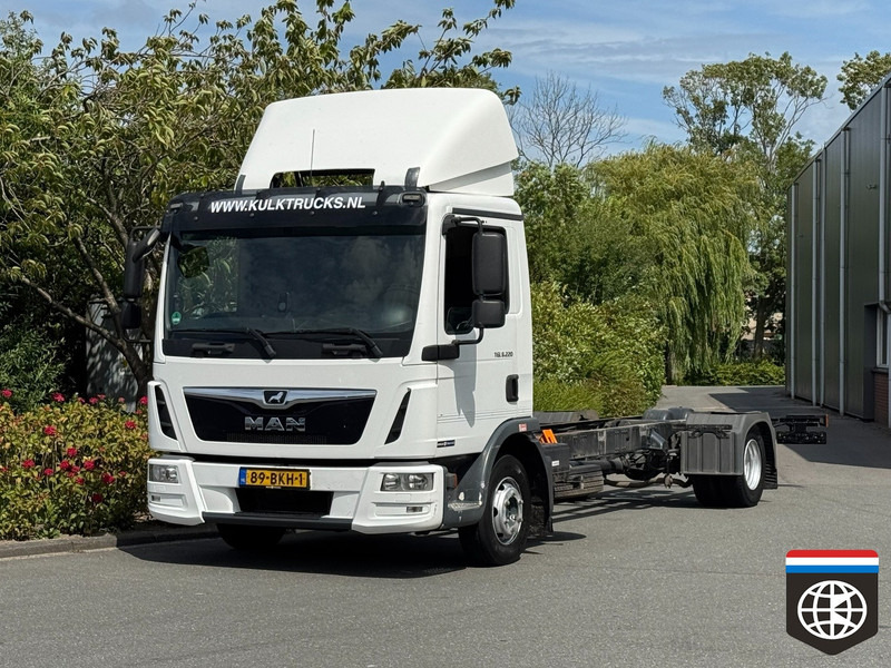 MAN TGL 8 220 - 7490KG - CHASSIS LENGTH 7.00M - LOW KM 387TKM - Φορτηγό σασί: φωτογραφία 1 MAN TGL 8 220 - 7490KG - CHASSIS LENGTH 7.00M - LOW KM 387TKM - Φορτηγό σασί: φωτογραφία 1
