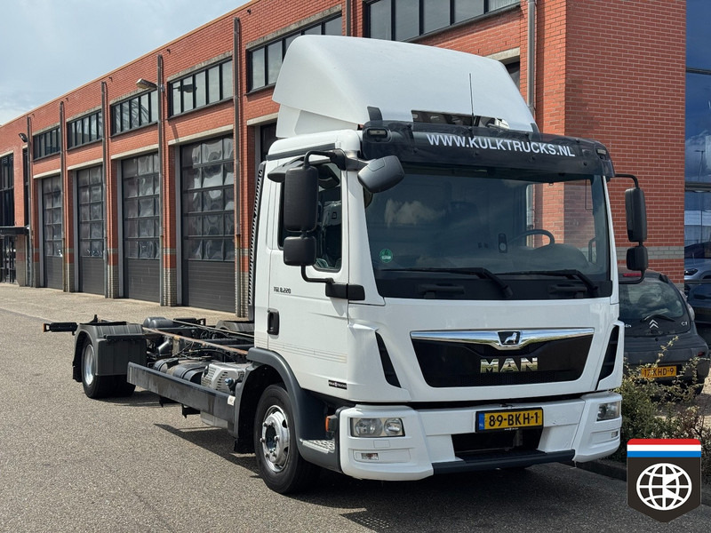 MAN TGL 8 220 - 7490KG - CHASSIS LENGTH 7.00M - LOW KM 387TKM - Φορτηγό σασί: φωτογραφία 3 MAN TGL 8 220 - 7490KG - CHASSIS LENGTH 7.00M - LOW KM 387TKM - Φορτηγό σασί: φωτογραφία 3