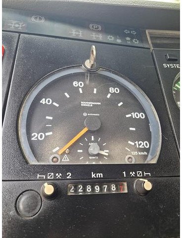 Μπετονιέρα φορτηγό Mercedes-Benz 2527 B 6X4: φωτογραφία 19 Μπετονιέρα φορτηγό Mercedes-Benz 2527 B 6X4: φωτογραφία 19