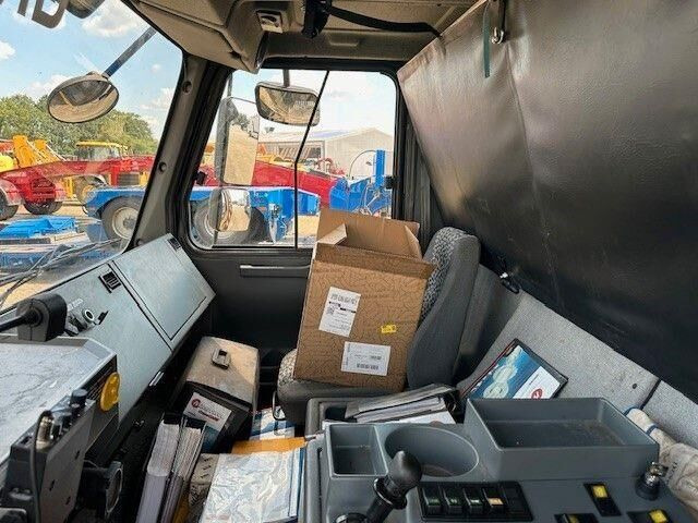 Grove GMK6300 KRAN 300/330 Tonnen - Πυργογερανός: φωτογραφία 5 Grove GMK6300 KRAN 300/330 Tonnen - Πυργογερανός: φωτογραφία 5