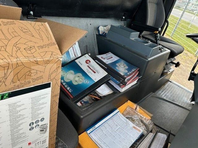 Grove GMK6300 KRAN 300/330 Tonnen - Πυργογερανός: φωτογραφία 4 Grove GMK6300 KRAN 300/330 Tonnen - Πυργογερανός: φωτογραφία 4