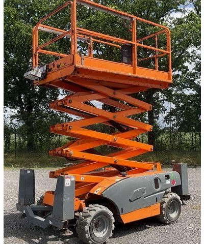 Haulotte Compact 12 DX, Geländegängig, Kubota, 12,15m - Ψαλιδωτό ανυψωτικό: φωτογραφία 2 Haulotte Compact 12 DX, Geländegängig, Kubota, 12,15m - Ψαλιδωτό ανυψωτικό: φωτογραφία 2