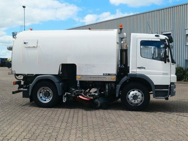 Mercedes-Benz 1518 LKO Atego 4x2, Kobit-Aufbau, 8m³,Wassertank - Σάρωθρο δρόμων: φωτογραφία 2 Mercedes-Benz 1518 LKO Atego 4x2, Kobit-Aufbau, 8m³,Wassertank - Σάρωθρο δρόμων: φωτογραφία 2