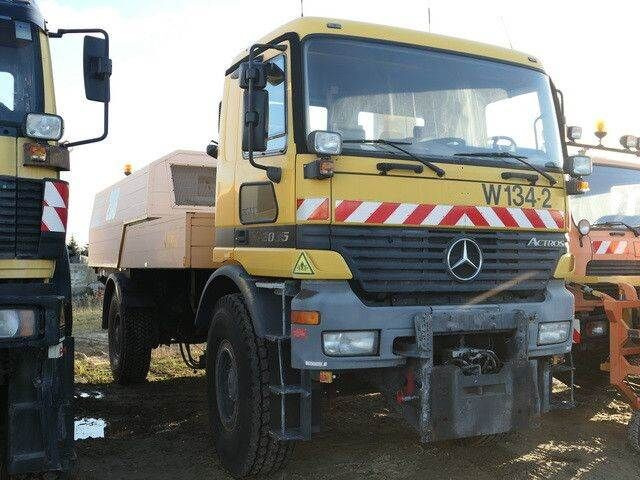 Mercedes-Benz 2035 AK Actros 4x4, Kehrmaschine Schmidt, Allrad - Εκχιονιστικό μηχάνημα: φωτογραφία 4 Mercedes-Benz 2035 AK Actros 4x4, Kehrmaschine Schmidt, Allrad - Εκχιονιστικό μηχάνημα: φωτογραφία 4