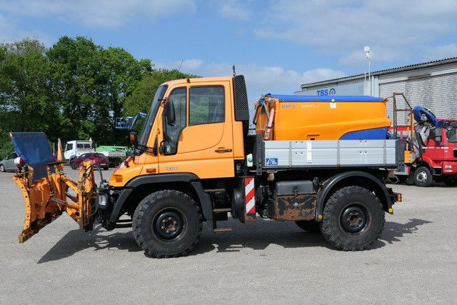 Unimog U 300 4x4, Schmidt, Streuer, Schild, Klima,27tkm - Ελαφρύ επαγγελματικό: φωτογραφία 3 Unimog U 300 4x4, Schmidt, Streuer, Schild, Klima,27tkm - Ελαφρύ επαγγελματικό: φωτογραφία 3