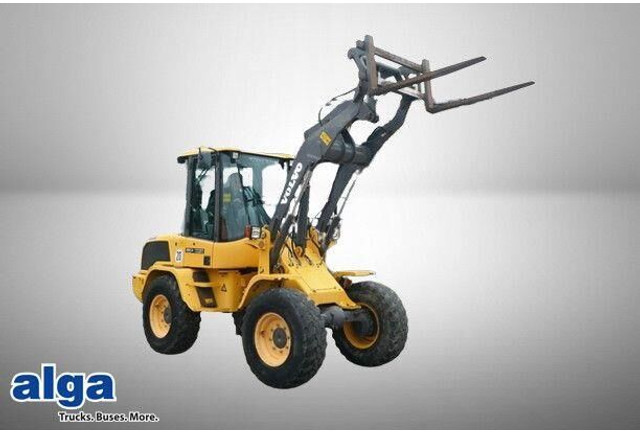 Volvo L30G, 4+1 Schaufel, Palettengabel, Hydr. S.W.S. - Ελαστιχοφόρος φορτωτής: φωτογραφία 1 Volvo L30G, 4+1 Schaufel, Palettengabel, Hydr. S.W.S. - Ελαστιχοφόρος φορτωτής: φωτογραφία 1