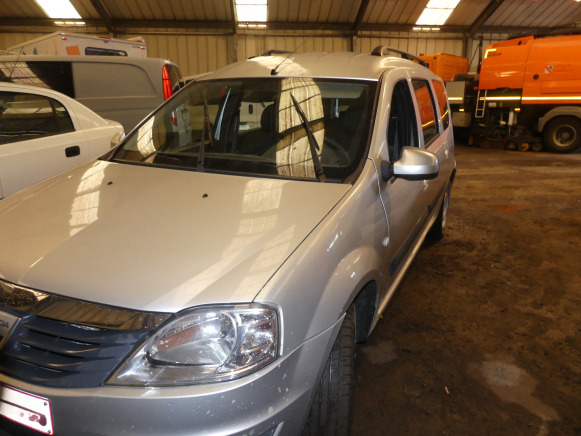 REF:2GBD456 - Voiture Dacia Logan Break SD (2011-85.514 km) - SUV: φωτογραφία 1 REF:2GBD456 - Voiture Dacia Logan Break SD (2011-85.514 km) - SUV: φωτογραφία 1