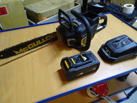 Tronçonneuse 40 V Mc CULLOCH LI 40CS - Μηχανήμα επεξεργασίας μετάλλου: φωτογραφία 1 Tronçonneuse 40 V Mc CULLOCH LI 40CS - Μηχανήμα επεξεργασίας μετάλλου: φωτογραφία 1