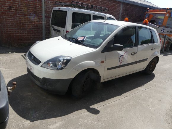 Voiture Ford FIESTA (2006-110.830 km) - SUV: φωτογραφία 1 Voiture Ford FIESTA (2006-110.830 km) - SUV: φωτογραφία 1
