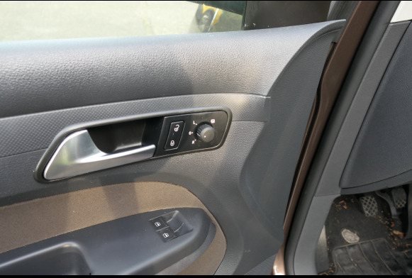 Voiture Volkswagen Caddy (2014-152.805 km) - Αυτοκίνητο: φωτογραφία 3 Voiture Volkswagen Caddy (2014-152.805 km) - Αυτοκίνητο: φωτογραφία 3