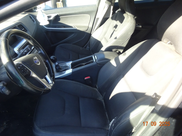 Voiture Volvo Berline S60 D2 - Λιμουζίνα/ Sedan: φωτογραφία 3 Voiture Volvo Berline S60 D2 - Λιμουζίνα/ Sedan: φωτογραφία 3