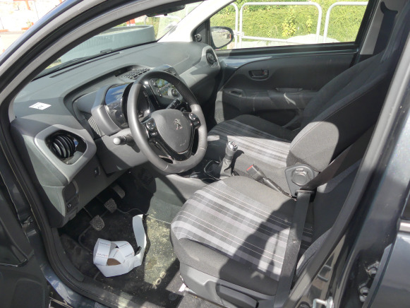 Voiture (saisie sur voirie) (1.735km) Peugeot 108 Style 5 portes(Vin:VF3PSCFBDJR245289) - Αυτοκίνητο: φωτογραφία 5 Voiture (saisie sur voirie) (1.735km) Peugeot 108 Style 5 portes(Vin:VF3PSCFBDJR245289) - Αυτοκίνητο: φωτογραφία 5