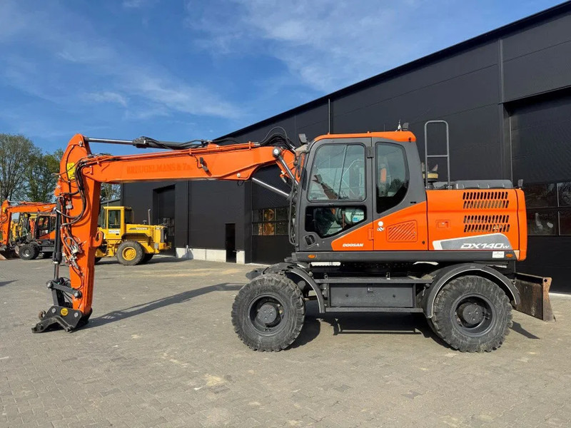 Doosan DX140-5 2018 - Τροχοφόρος εκσκαφέας: φωτογραφία 1 Doosan DX140-5 2018 - Τροχοφόρος εκσκαφέας: φωτογραφία 1