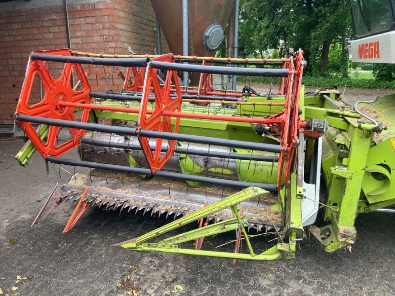 CLAAS Dominator 218 Mega - Θεριζοαλωνιστική μηχανή: φωτογραφία 5 CLAAS Dominator 218 Mega - Θεριζοαλωνιστική μηχανή: φωτογραφία 5