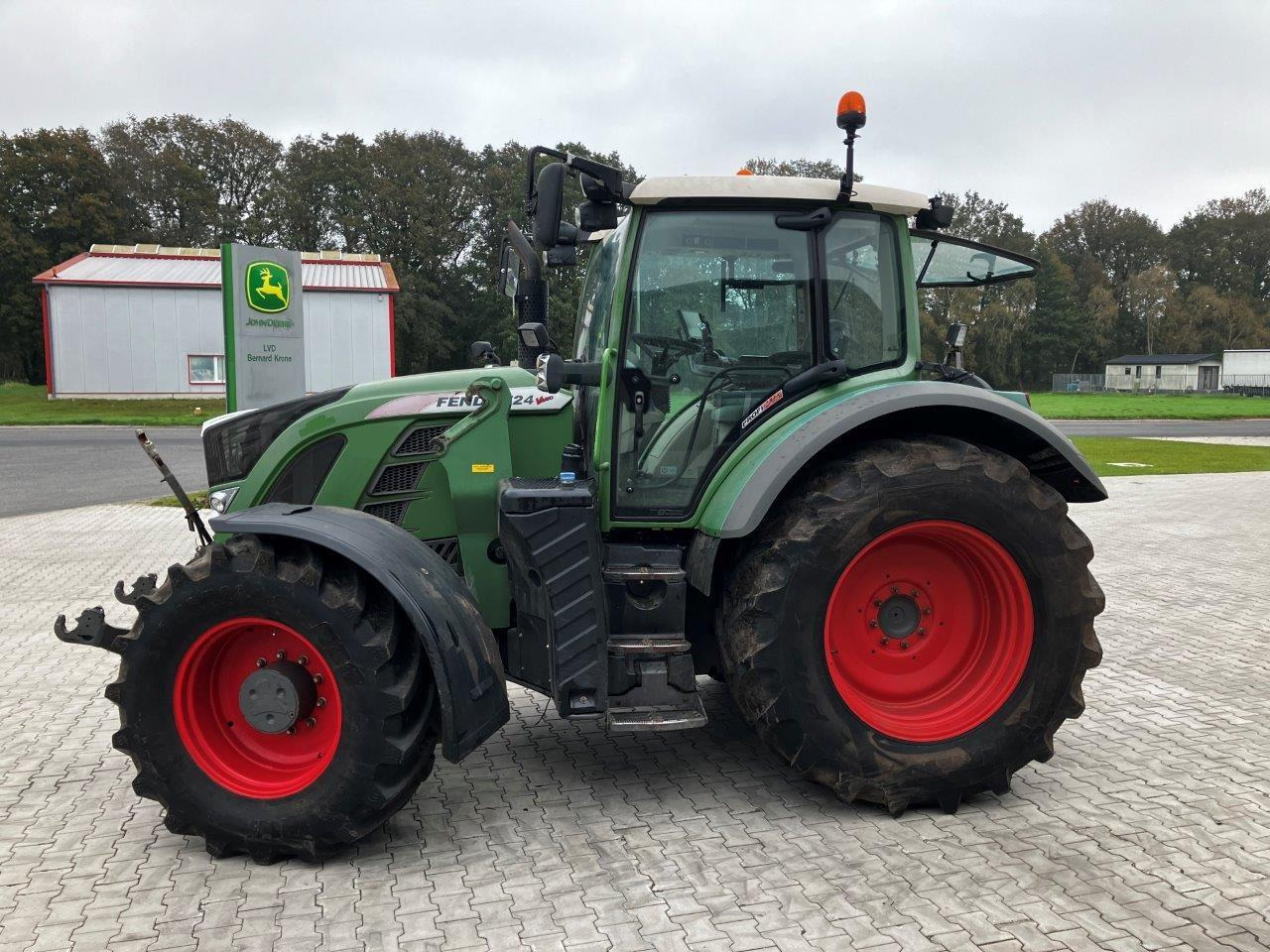 Fendt 716 Vario Profi Plus - Τρακτέρ: φωτογραφία 1 Fendt 716 Vario Profi Plus - Τρακτέρ: φωτογραφία 1