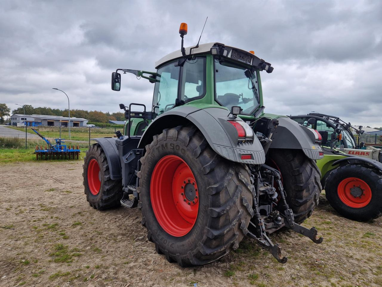 Fendt 828 Vario SCR - Τρακτέρ: φωτογραφία 4 Fendt 828 Vario SCR - Τρακτέρ: φωτογραφία 4