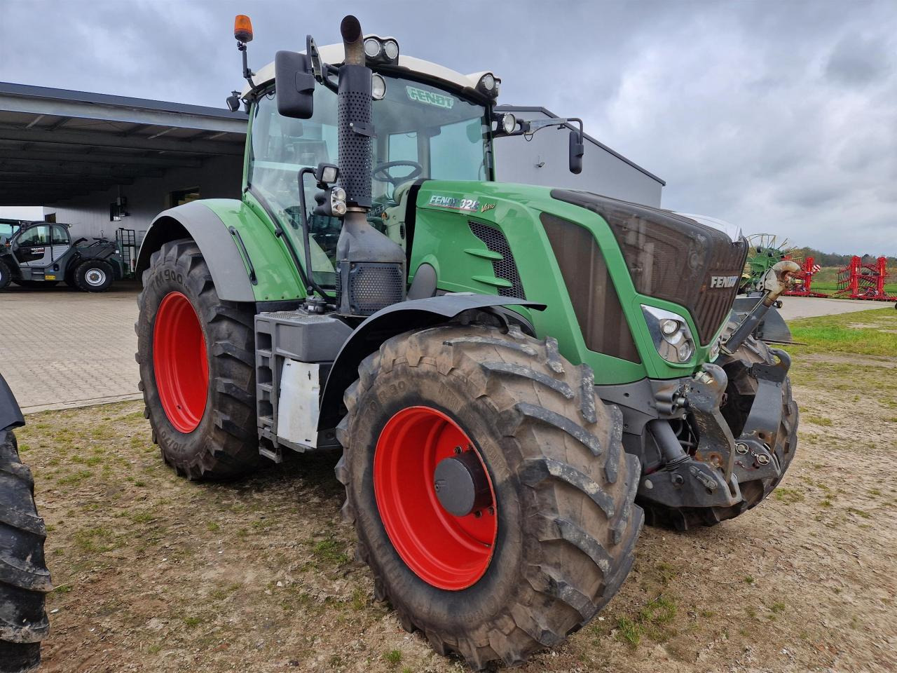Fendt 828 Vario SCR - Τρακτέρ: φωτογραφία 2 Fendt 828 Vario SCR - Τρακτέρ: φωτογραφία 2
