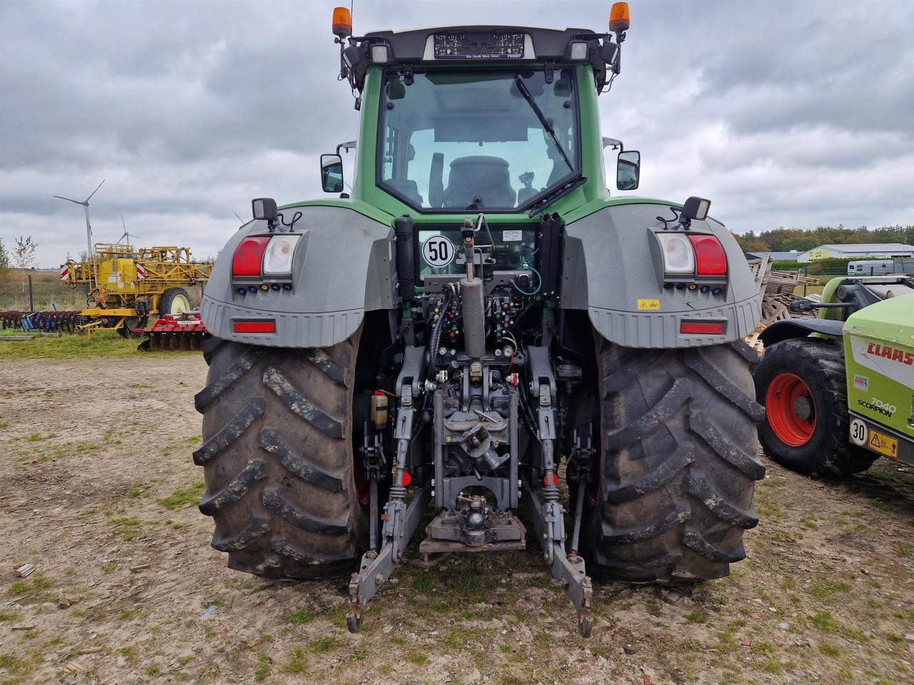 Fendt 828 Vario SCR - Τρακτέρ: φωτογραφία 5 Fendt 828 Vario SCR - Τρακτέρ: φωτογραφία 5