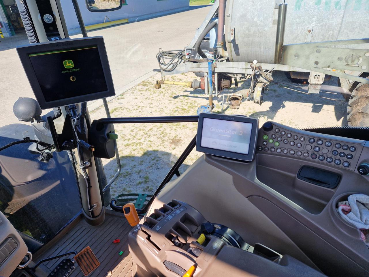 John Deere 6150R - Τρακτέρ: φωτογραφία 5 John Deere 6150R - Τρακτέρ: φωτογραφία 5