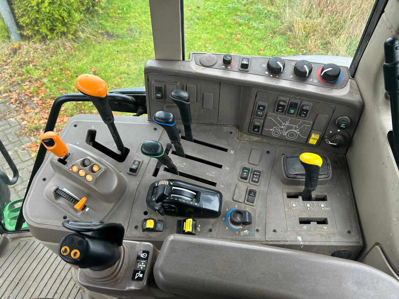 John Deere 6155M - Τρακτέρ: φωτογραφία 5 John Deere 6155M - Τρακτέρ: φωτογραφία 5