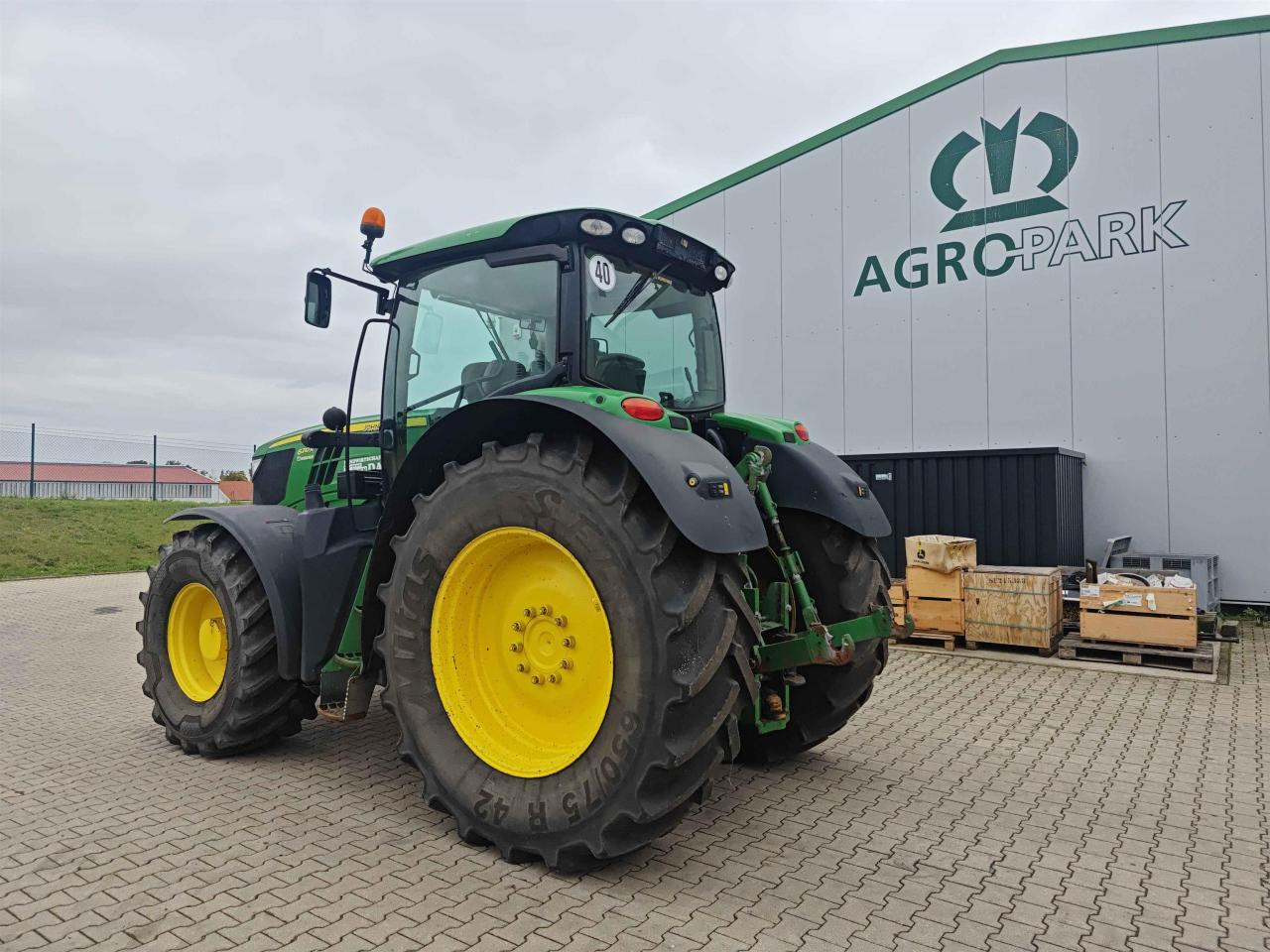 John Deere 6210R - Τρακτέρ: φωτογραφία 3 John Deere 6210R - Τρακτέρ: φωτογραφία 3