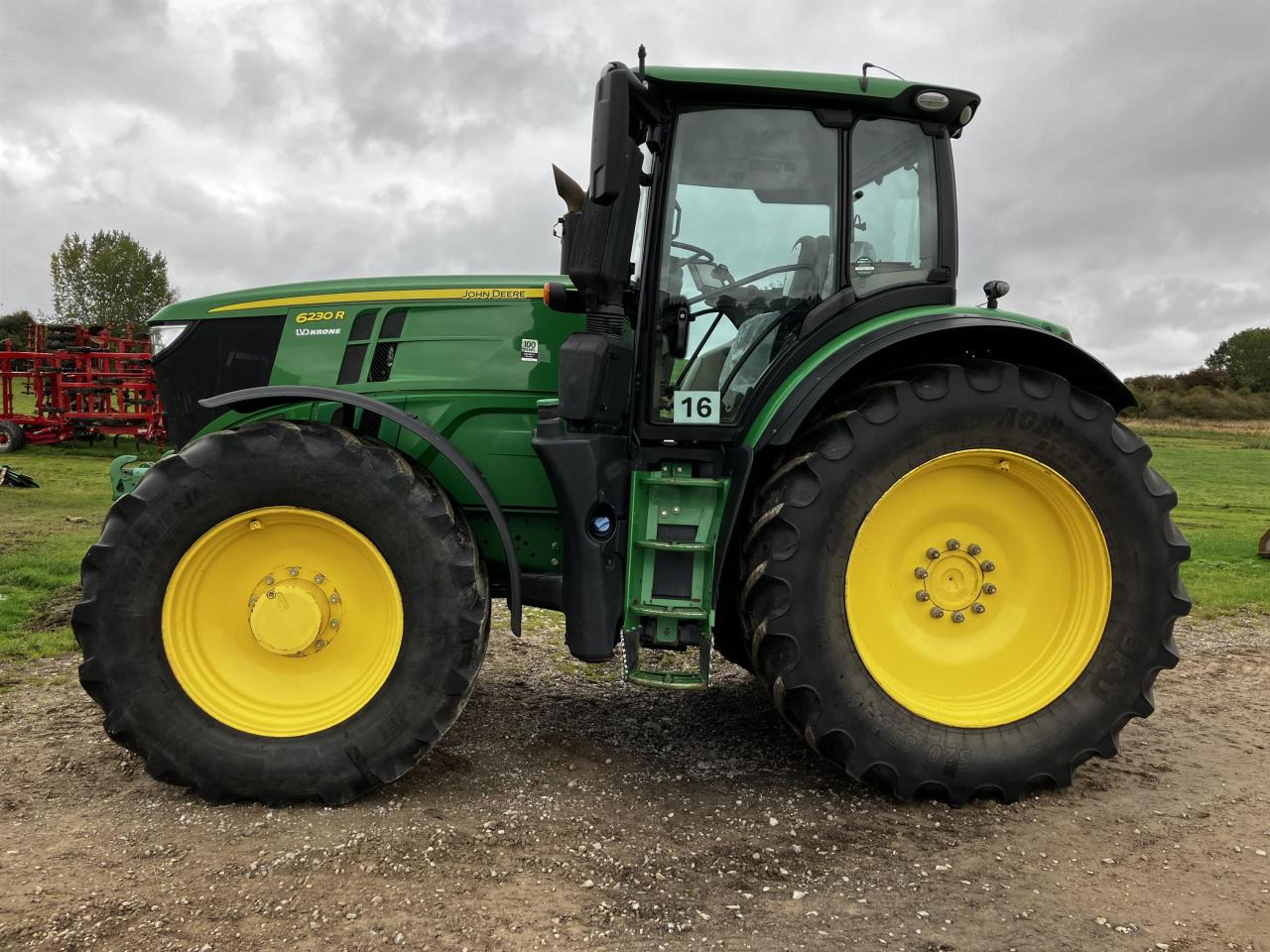 John Deere 6230R - Τρακτέρ: φωτογραφία 1 John Deere 6230R - Τρακτέρ: φωτογραφία 1