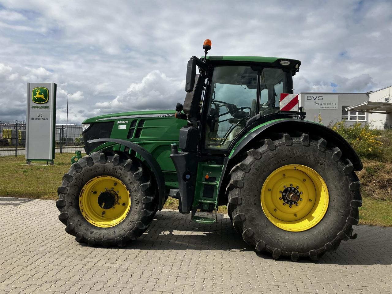 John Deere 6250R - Τρακτέρ: φωτογραφία 1 John Deere 6250R - Τρακτέρ: φωτογραφία 1