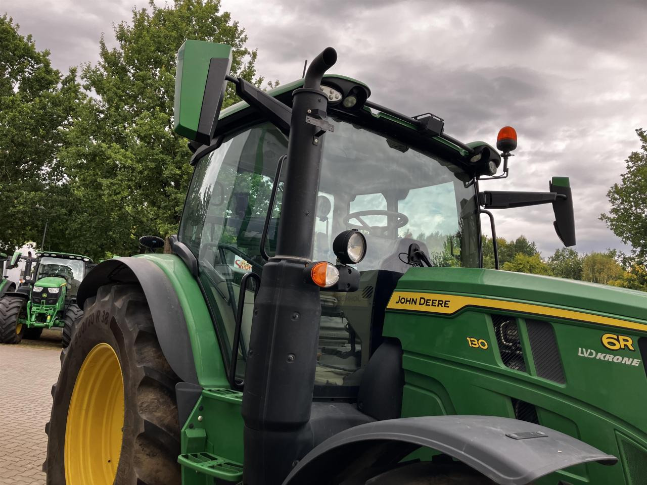 John Deere 6R 130 - Τρακτέρ: φωτογραφία 2 John Deere 6R 130 - Τρακτέρ: φωτογραφία 2