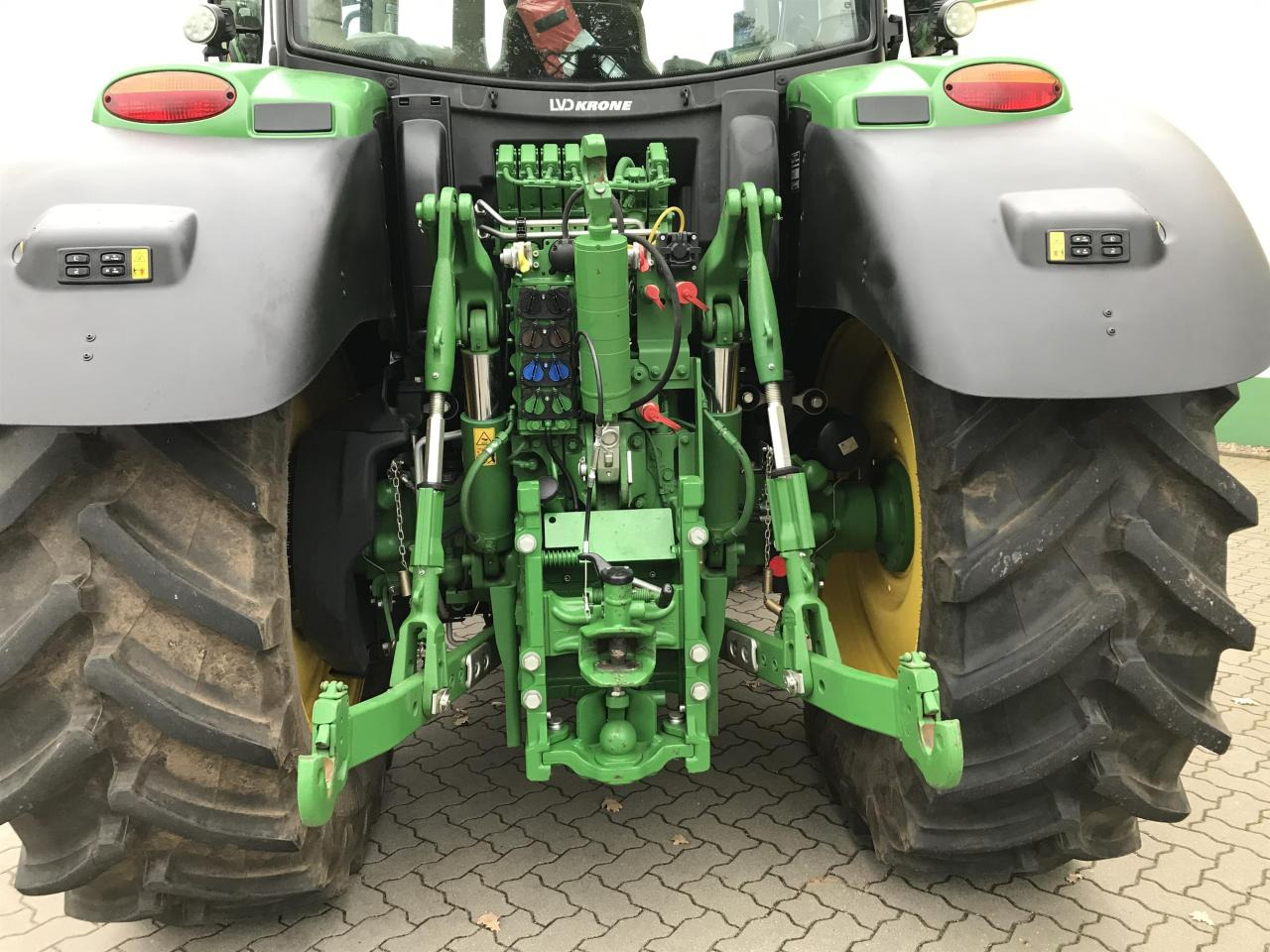 John Deere 6R 155 - Τρακτέρ: φωτογραφία 5 John Deere 6R 155 - Τρακτέρ: φωτογραφία 5