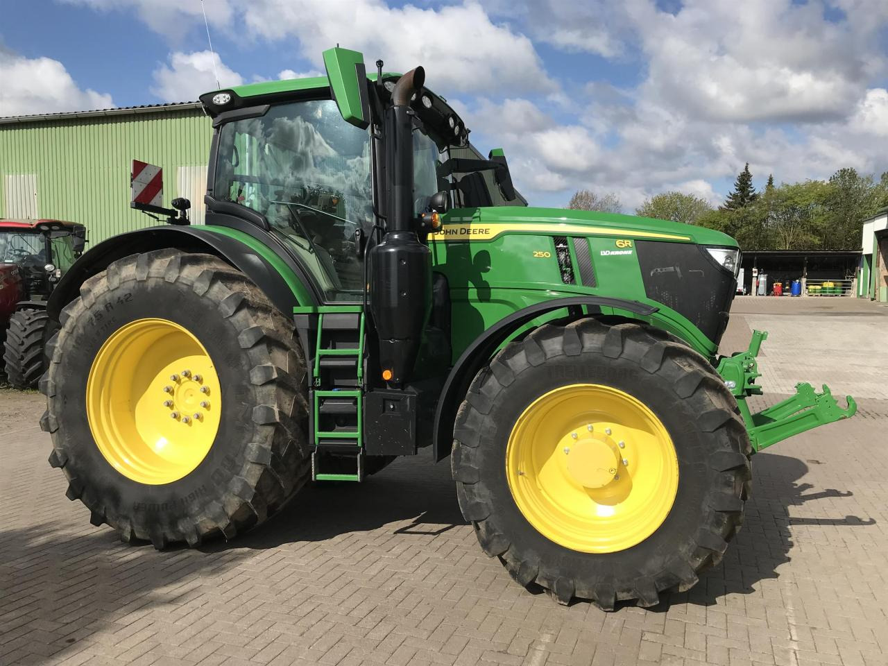 John Deere 6R 250 - Τρακτέρ: φωτογραφία 2 John Deere 6R 250 - Τρακτέρ: φωτογραφία 2