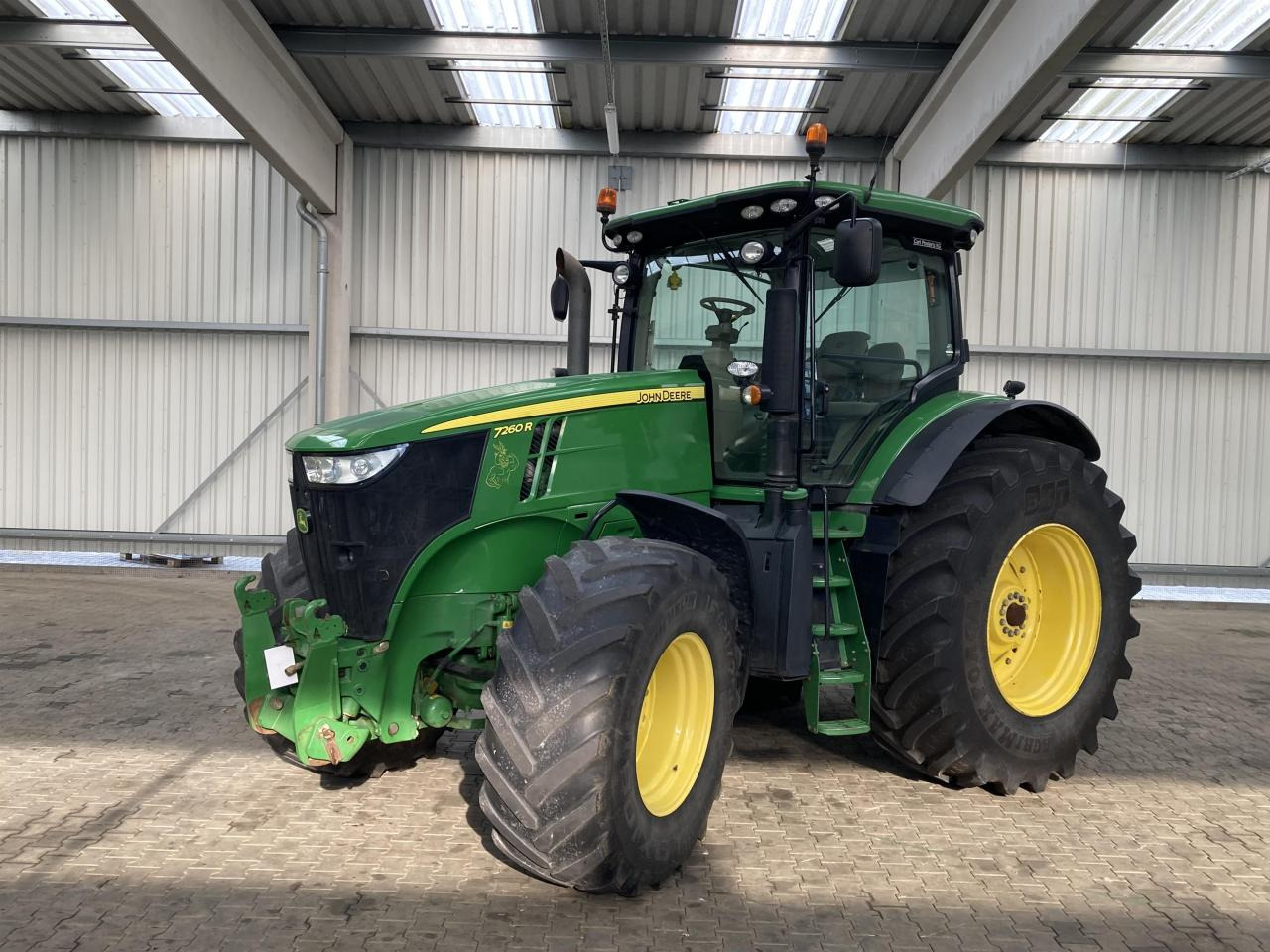 John Deere 7260R - Τρακτέρ: φωτογραφία 1 John Deere 7260R - Τρακτέρ: φωτογραφία 1