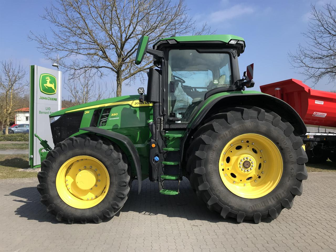 John Deere 7R 330 - Τρακτέρ: φωτογραφία 1 John Deere 7R 330 - Τρακτέρ: φωτογραφία 1