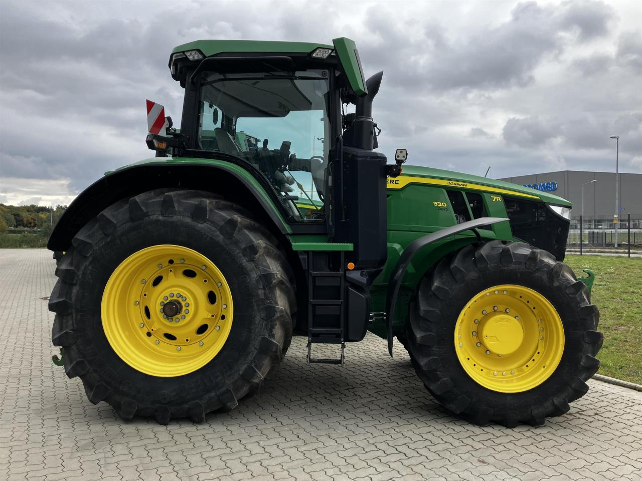 John Deere 7R 330 - Τρακτέρ: φωτογραφία 2 John Deere 7R 330 - Τρακτέρ: φωτογραφία 2