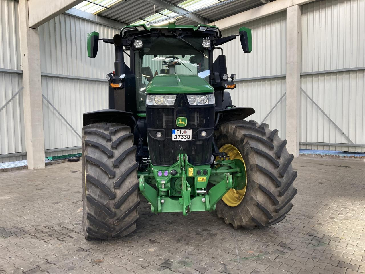 John Deere 7R 330 - Τρακτέρ: φωτογραφία 3 John Deere 7R 330 - Τρακτέρ: φωτογραφία 3