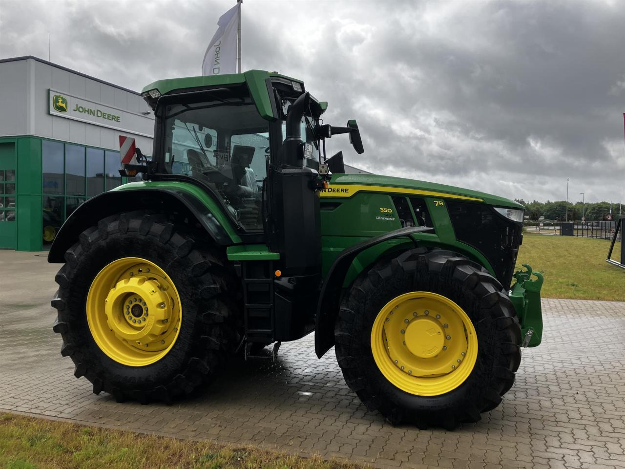 John Deere 7R 350 - Τρακτέρ: φωτογραφία 2 John Deere 7R 350 - Τρακτέρ: φωτογραφία 2