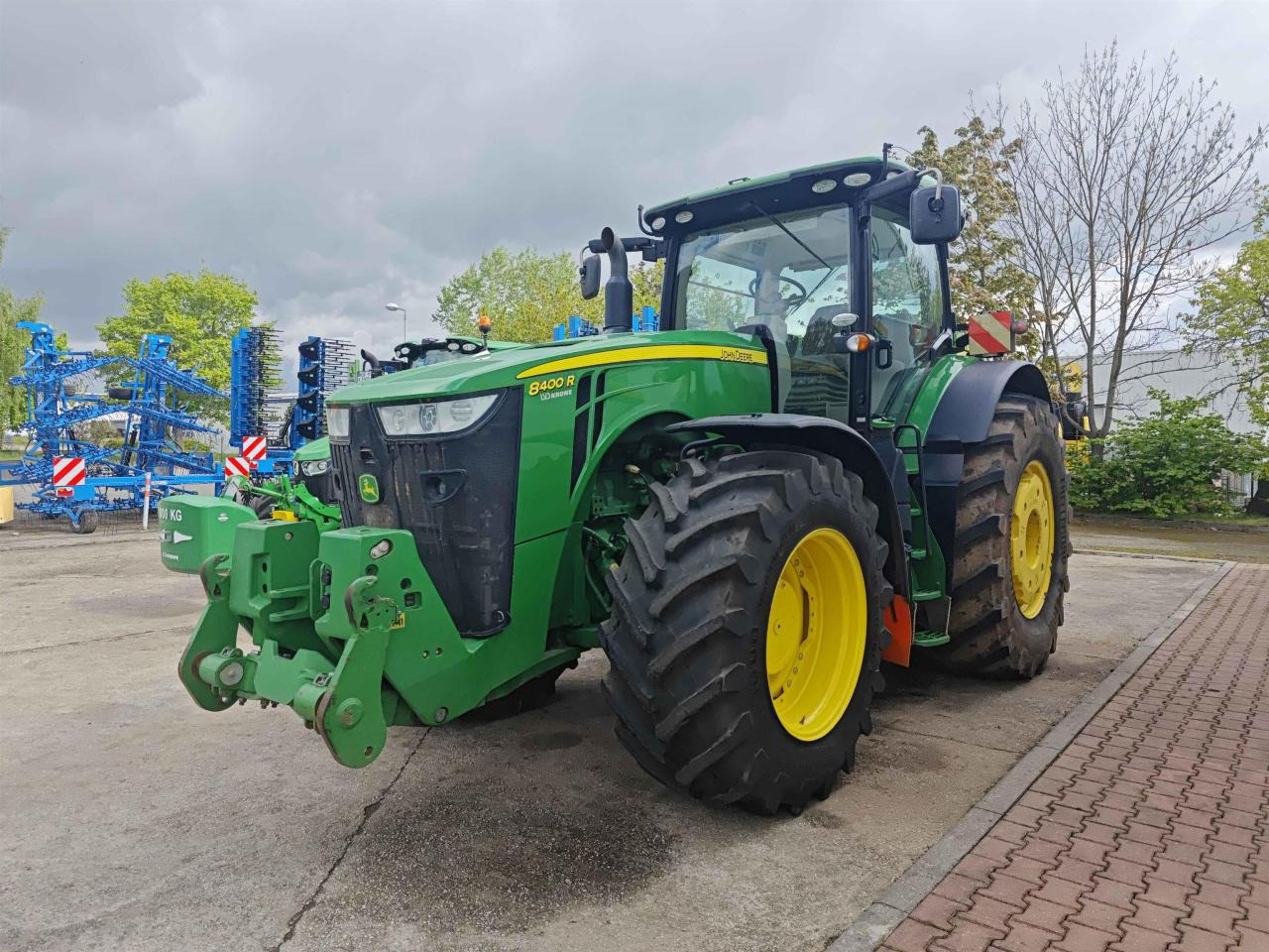 John Deere 8400R - Τρακτέρ: φωτογραφία 2 John Deere 8400R - Τρακτέρ: φωτογραφία 2