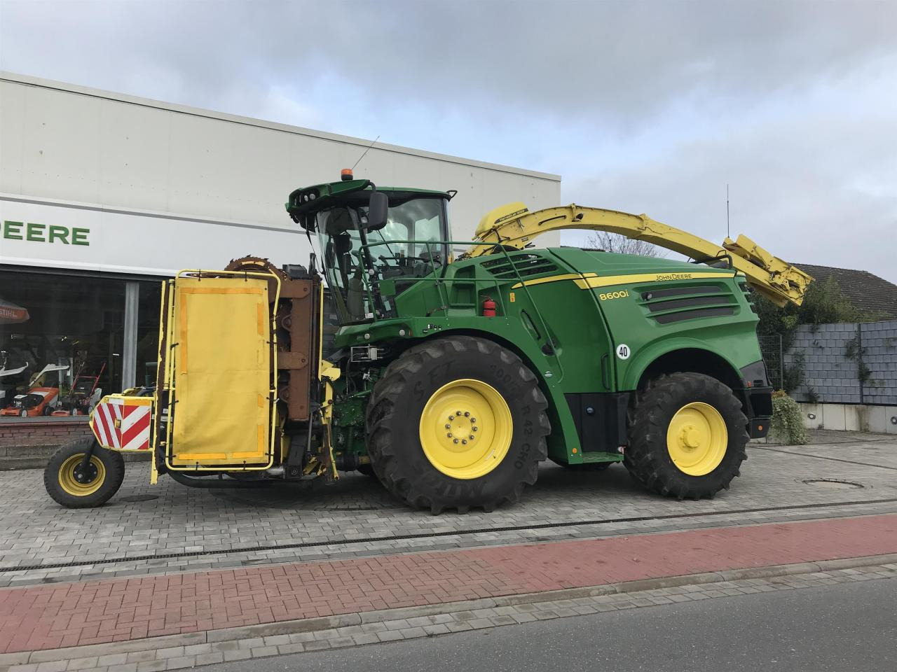John Deere 8600 - Ενσιρωτική μηχανή: φωτογραφία 1 John Deere 8600 - Ενσιρωτική μηχανή: φωτογραφία 1