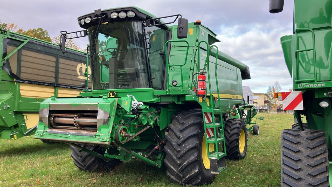 John Deere C 670 - Θεριζοαλωνιστική μηχανή: φωτογραφία 3 John Deere C 670 - Θεριζοαλωνιστική μηχανή: φωτογραφία 3
