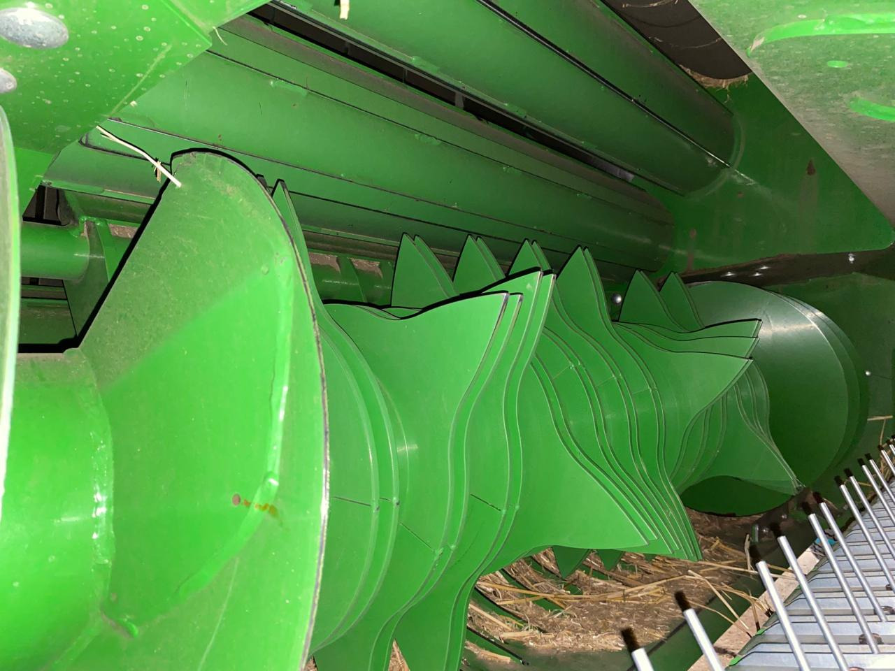 John Deere V451M MaxiCut 13 - Χορτοδετική μηχανή στρόγγυλης μπάλας: φωτογραφία 3 John Deere V451M MaxiCut 13 - Χορτοδετική μηχανή στρόγγυλης μπάλας: φωτογραφία 3