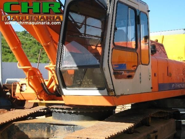 Fiat-Hitachi FH200 - FH220 - Ερπυστριοφόρος εκσκαφέας: φωτογραφία 1 Fiat-Hitachi FH200 - FH220 - Ερπυστριοφόρος εκσκαφέας: φωτογραφία 1