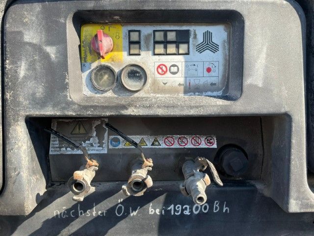 Compair C62HS Deutz 6.2 m3 / min Silent Diesel Schroefcompressor - Αεροσυμπιεστής: φωτογραφία 4 Compair C62HS Deutz 6.2 m3 / min Silent Diesel Schroefcompressor - Αεροσυμπιεστής: φωτογραφία 4