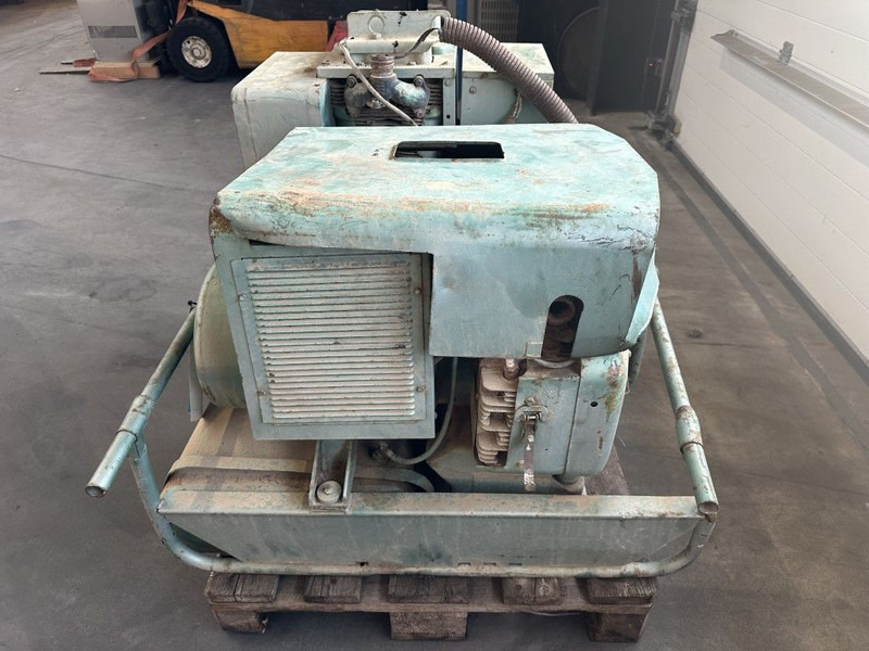 GENERATOR Onan Portaweld 200 Las generator Welding generator 200 Amp Benzine Petrol - Βιομηχανική γεννήτρια: φωτογραφία 1 GENERATOR Onan Portaweld 200 Las generator Welding generator 200 Amp Benzine Petrol - Βιομηχανική γεννήτρια: φωτογραφία 1