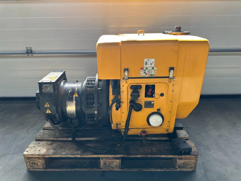 Hatz 2L41C Stamford 17.5 kVA Silentpack generatorset - Βιομηχανική γεννήτρια: φωτογραφία 1 Hatz 2L41C Stamford 17.5 kVA Silentpack generatorset - Βιομηχανική γεννήτρια: φωτογραφία 1
