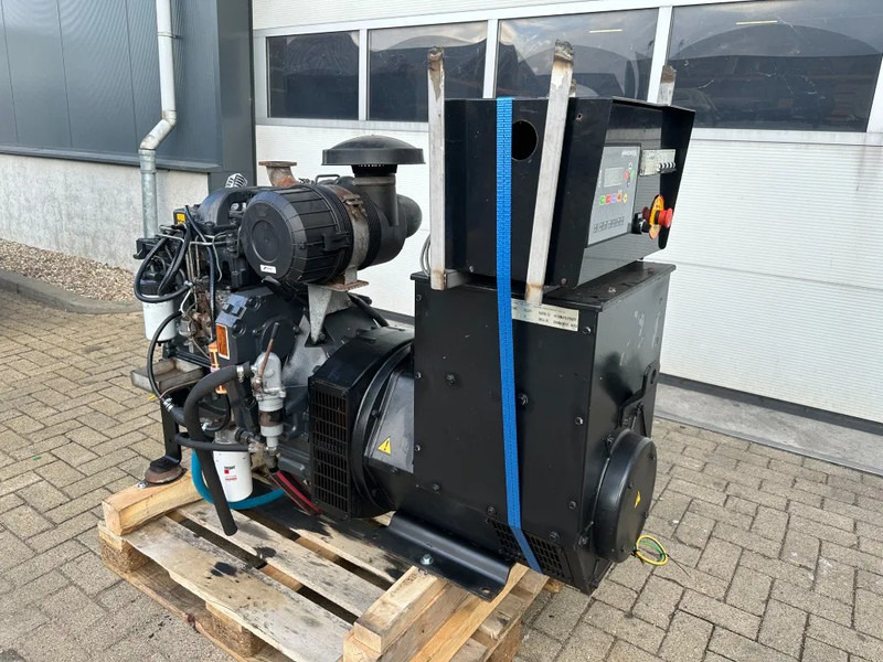 Βιομηχανική γεννήτρια Iveco FPT NEF45 SM1A.A0 Stamford 60 kVA generatorset: φωτογραφία 6 Βιομηχανική γεννήτρια Iveco FPT NEF45 SM1A.A0 Stamford 60 kVA generatorset: φωτογραφία 6