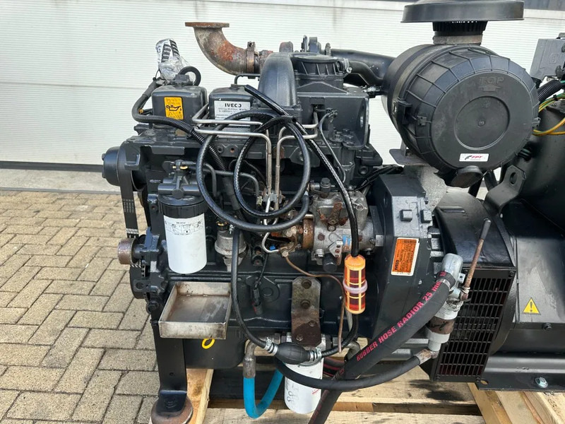 Βιομηχανική γεννήτρια Iveco FPT NEF45 SM1A.A0 Stamford 60 kVA generatorset: φωτογραφία 7 Βιομηχανική γεννήτρια Iveco FPT NEF45 SM1A.A0 Stamford 60 kVA generatorset: φωτογραφία 7