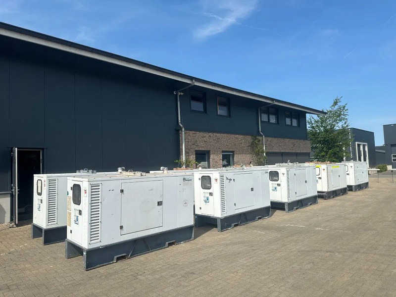 Iveco FPT NEF45 SM1A.A004 Stamford 60 kVA Silent Rental generatorset - Βιομηχανική γεννήτρια: φωτογραφία 2 Iveco FPT NEF45 SM1A.A004 Stamford 60 kVA Silent Rental generatorset - Βιομηχανική γεννήτρια: φωτογραφία 2