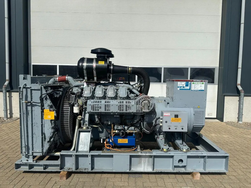 Iveco GE 8281 SRI27 00A71 Mecc Alte Spa 450 kVA generatorset ex Emergency 160 hours - Βιομηχανική γεννήτρια: φωτογραφία 1 Iveco GE 8281 SRI27 00A71 Mecc Alte Spa 450 kVA generatorset ex Emergency 160 hours - Βιομηχανική γεννήτρια: φωτογραφία 1